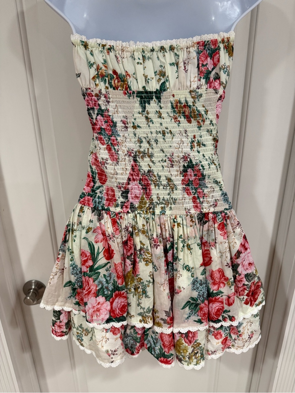 Floral mini dress / like new - Picture 3 of 4